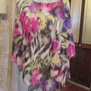 Top/multi color/Dress Barn Woman 18/20.